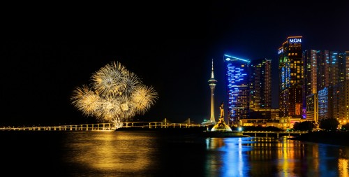 firework-celebrations-at-mandarin-oriental