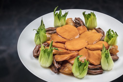 Abalone with shiitake mushrooms and bok choy at Man Ho restaurant, JW Marriott Macau
